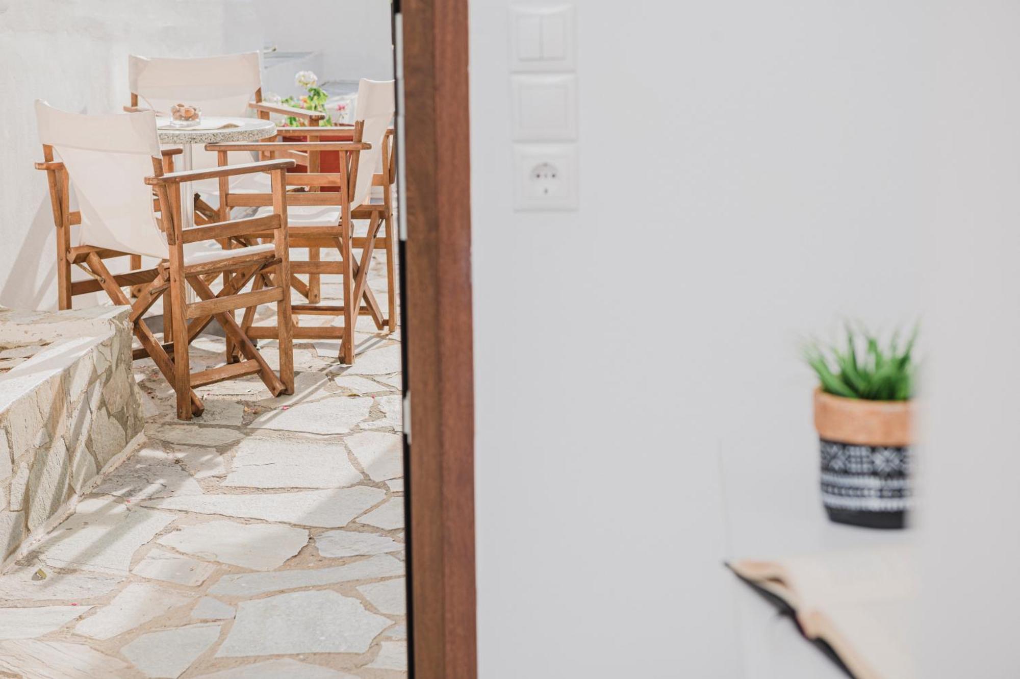 Petros Studios & Suites Naxos City Zimmer foto