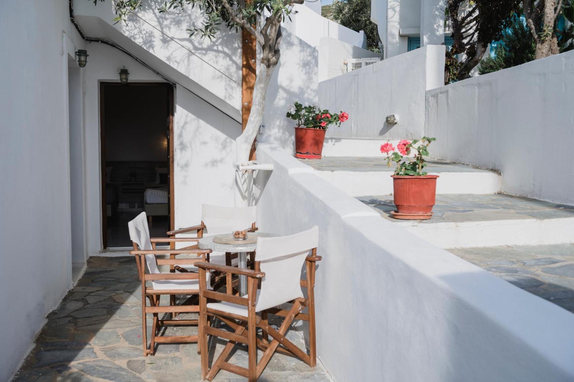 Petros Studios & Suites Naxos City Zimmer foto