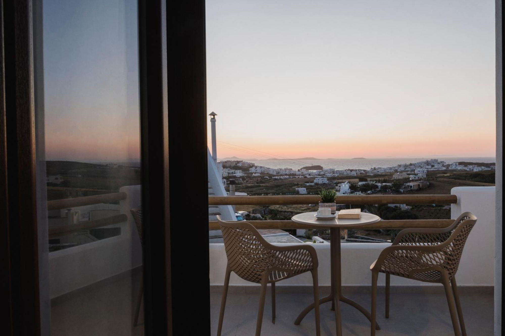 Petros Studios & Suites Naxos City Zimmer foto