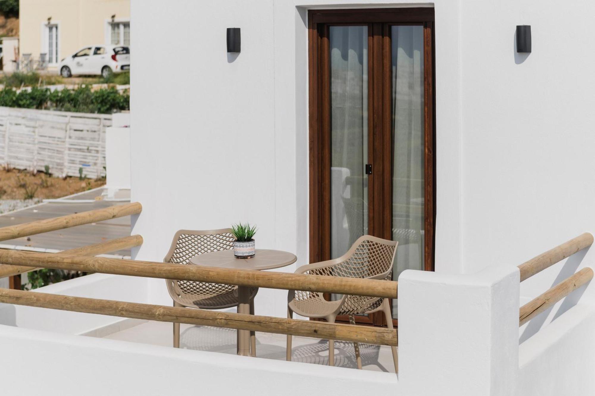 Petros Studios & Suites Naxos City Zimmer foto