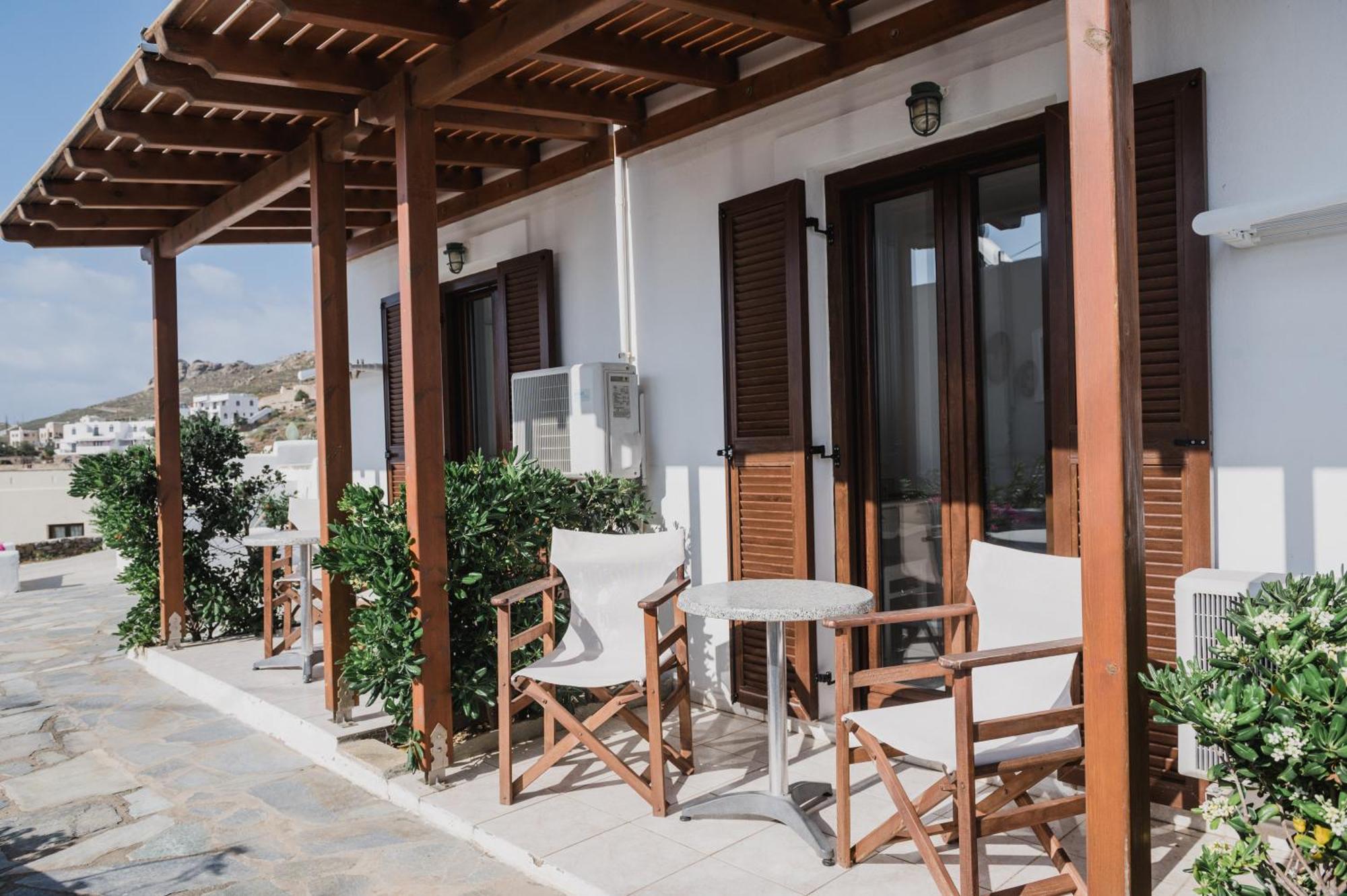 Petros Studios & Suites Naxos City Zimmer foto